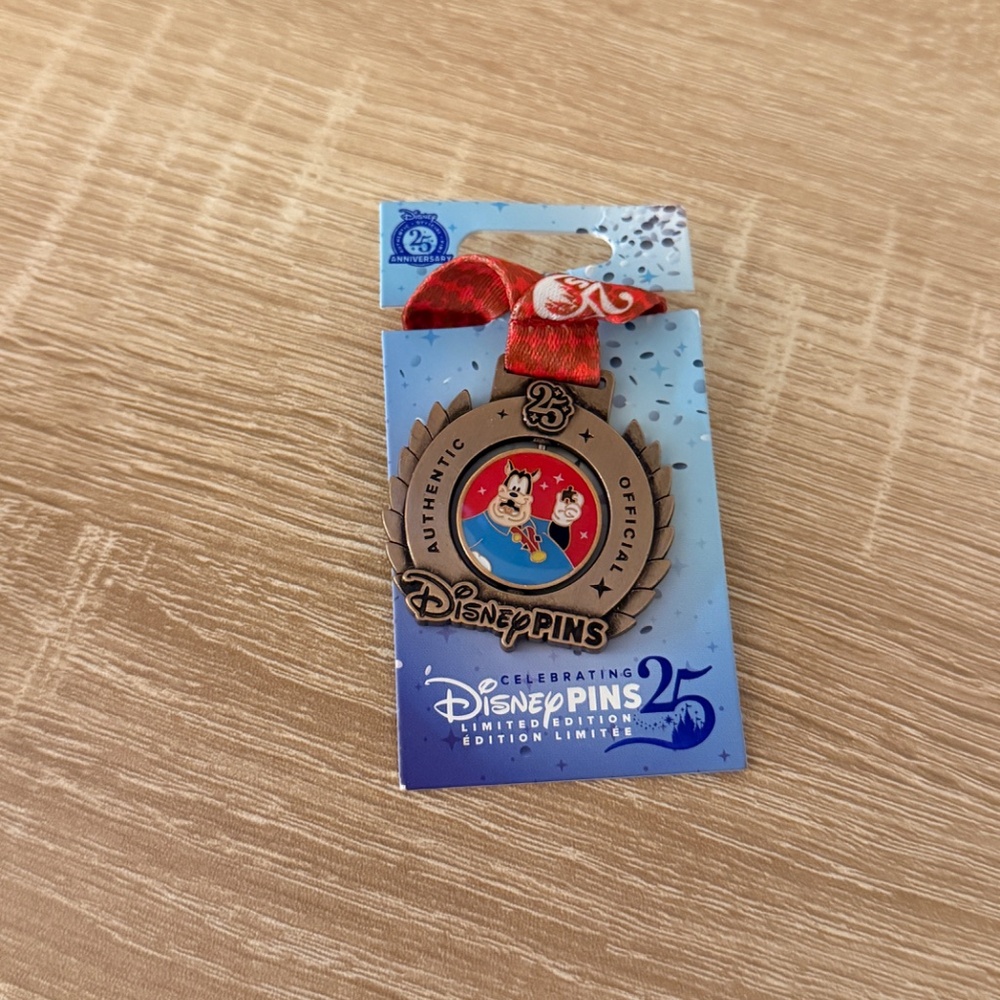 NWT Disney Parks Pins Assortment Bundle - Picture 4 of 4